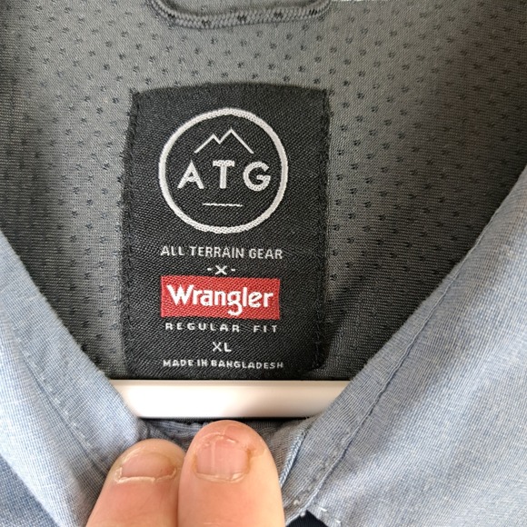 Wrangler ATG Shirt Mens Size XL Blue Button Up Short Sleeve Regular Fit - Picture 3 of 8